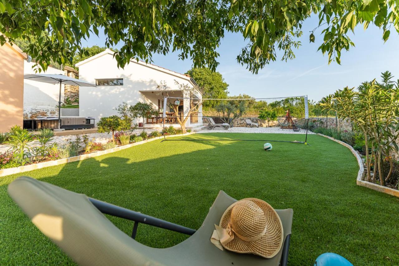 Holiday Home - Villa Thorak Anić المظهر الخارجي الصورة