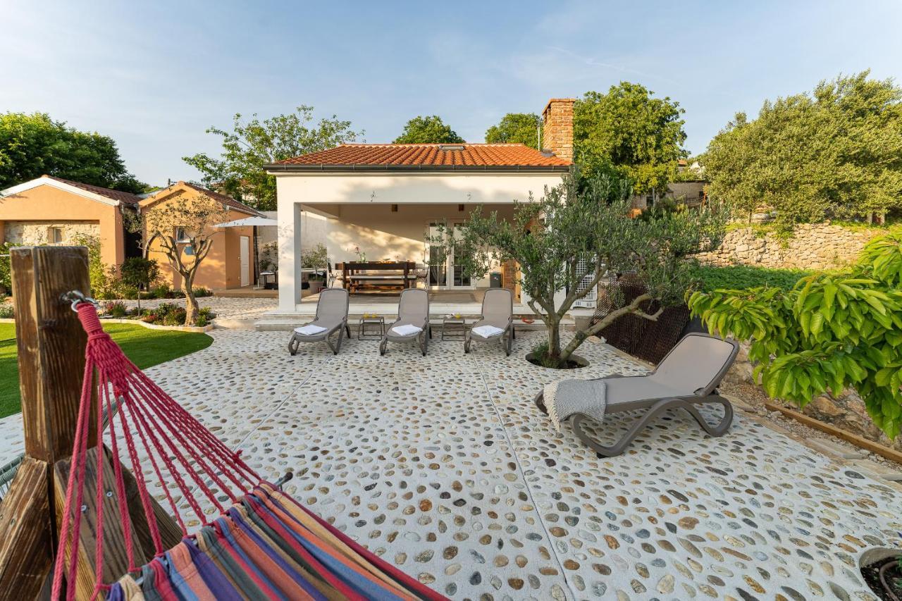 Holiday Home - Villa Thorak Anić المظهر الخارجي الصورة