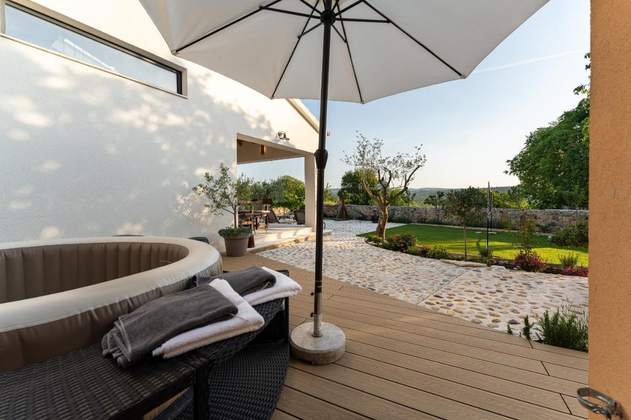 Holiday Home - Villa Thorak Anić المظهر الخارجي الصورة