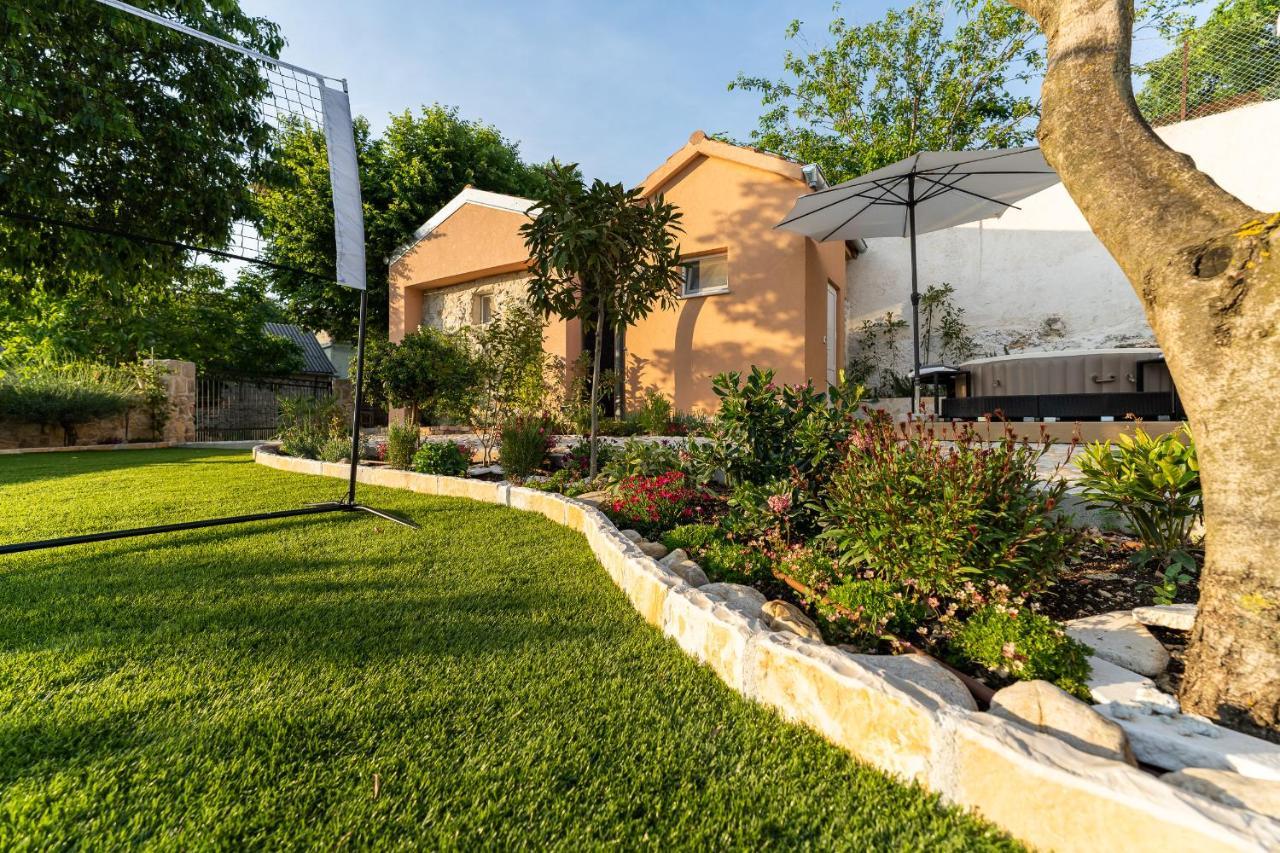 Holiday Home - Villa Thorak Anić المظهر الخارجي الصورة