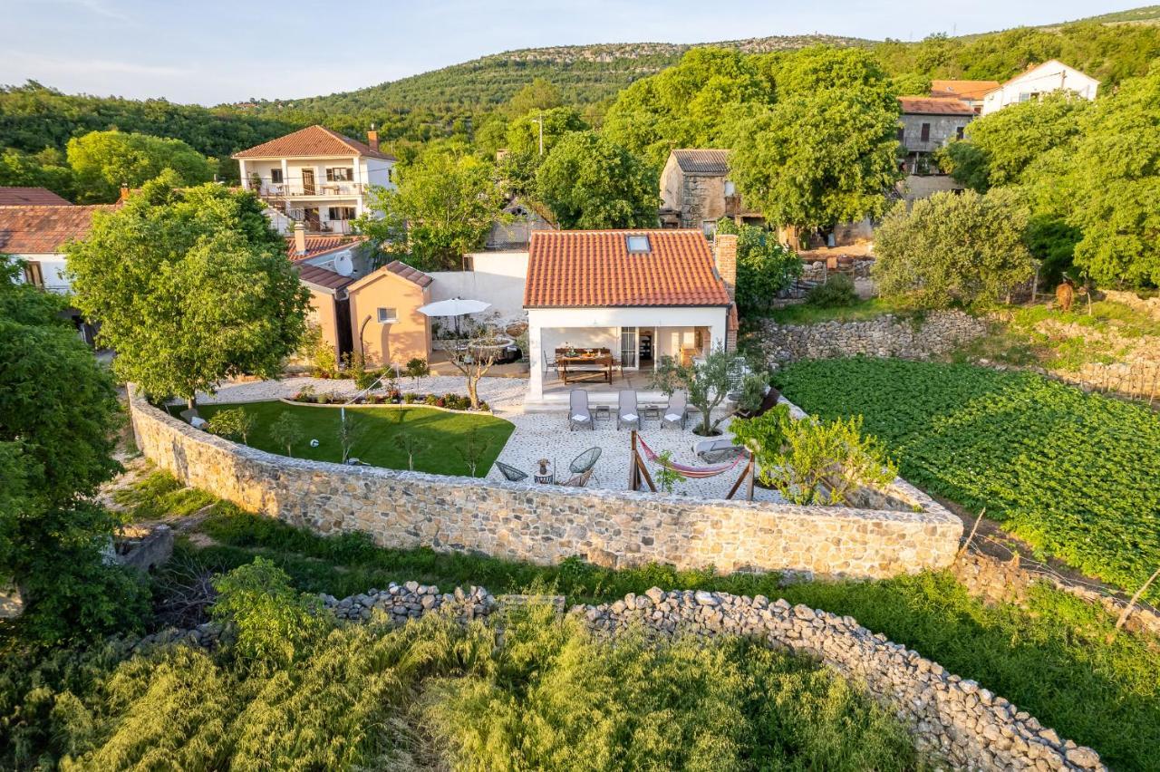 Holiday Home - Villa Thorak Anić المظهر الخارجي الصورة
