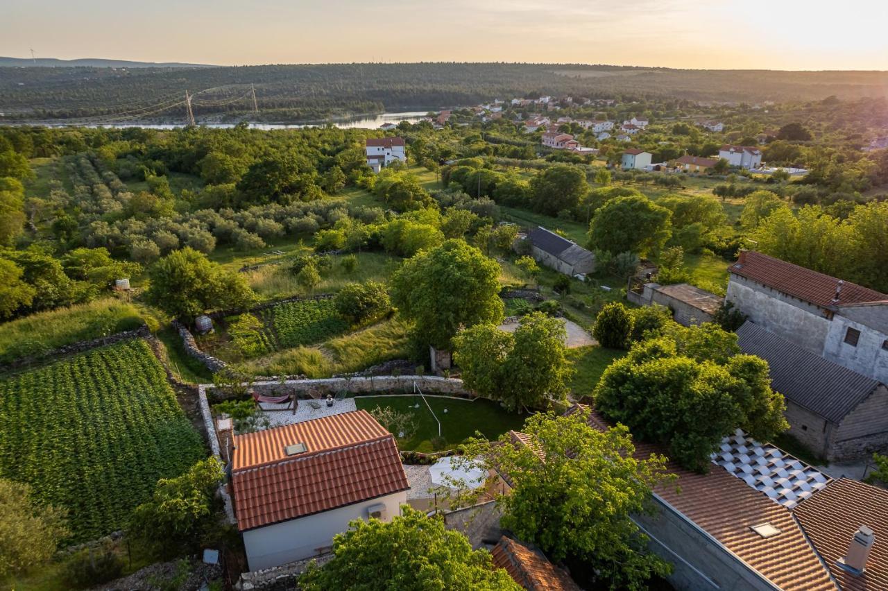 Holiday Home - Villa Thorak Anić المظهر الخارجي الصورة