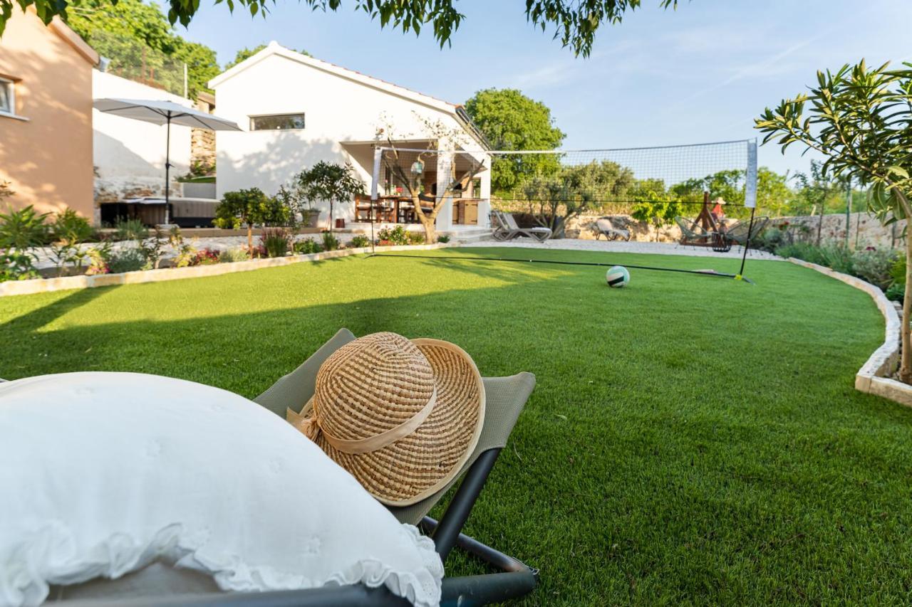 Holiday Home - Villa Thorak Anić المظهر الخارجي الصورة