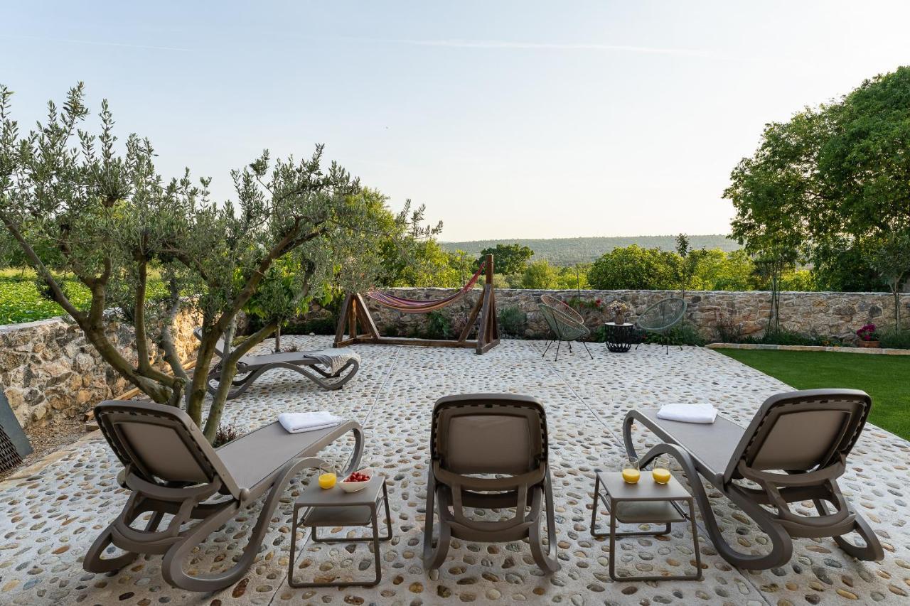 Holiday Home - Villa Thorak Anić المظهر الخارجي الصورة