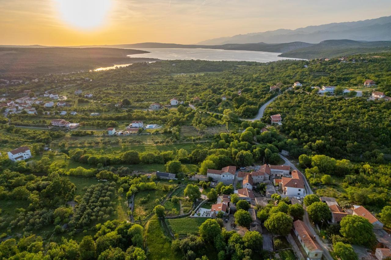 Holiday Home - Villa Thorak Anić المظهر الخارجي الصورة