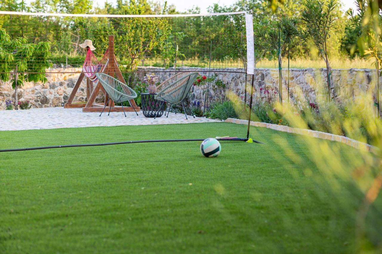Holiday Home - Villa Thorak Anić المظهر الخارجي الصورة